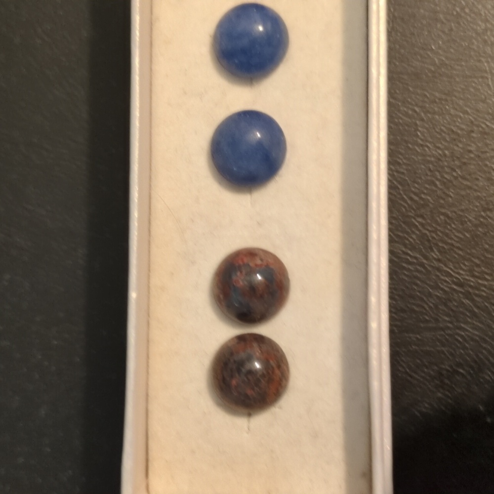 Jade Botton Earrings 5 Pair Set. - Picture 2 of 8
